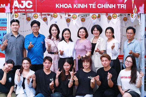 Khoa Kinh tế chính trị (Học viện Báo chí và Tuyên truyền) gắn kết đào tạo với thực tiễn