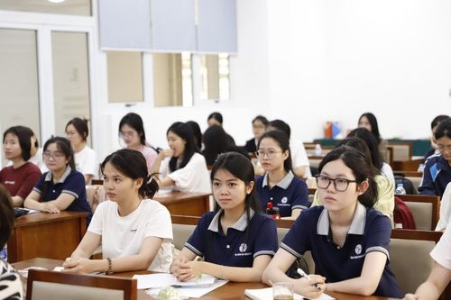 Đề xuất tăng tự chủ, gắn đào tạo sau đại học với nghiên cứu khoa học