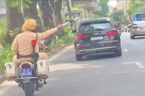 CSGT Hà Nội trở thành 'người mở lối' trong khoảnh khắc sinh tử