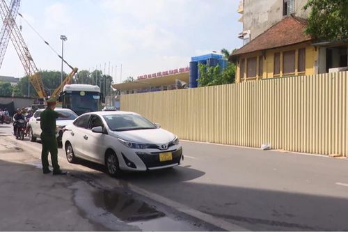 Phối hợp giảm ùn tắc quanh khu vực Bệnh viện Tim Hà Nội