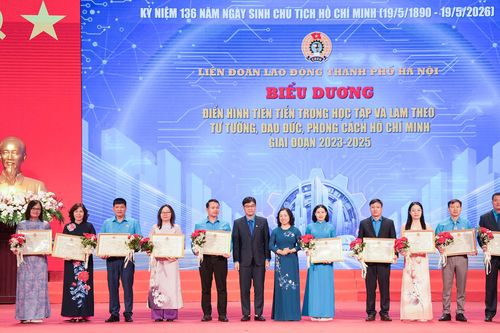 Hà Nội tôn vinh 30 điển hình học tập, làm theo Bác