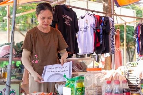 Ngăn thuốc lá tiếp cận giới trẻ từ 'cửa ngõ' điểm bán