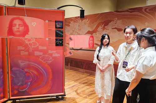 Khai mạc triển lãm khoa học 'Vũ trụ - Con người - Trí thông minh'
