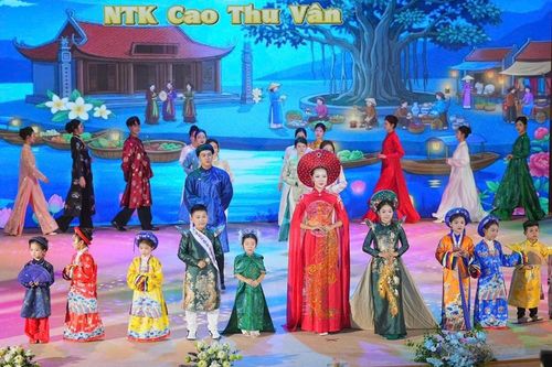 Lễ hội Áo dài Hải Phòng: Lan tỏa vẻ đẹp di sản từ tà áo dài Việt