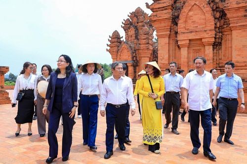 Xây dựng không gian sinh thái - văn hóa - du lịch quy mô lớn phía Tây Thủ đô