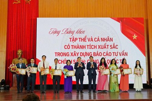 Khoa học xã hội phải 'trúng vấn đề', phục vụ trực tiếp hơn cho hoạch định chính sách