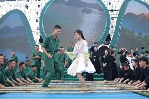 Nhảy sạp lập kỷ lục trong đêm khai mạc Mùa du lịch Thái Nguyên 2026