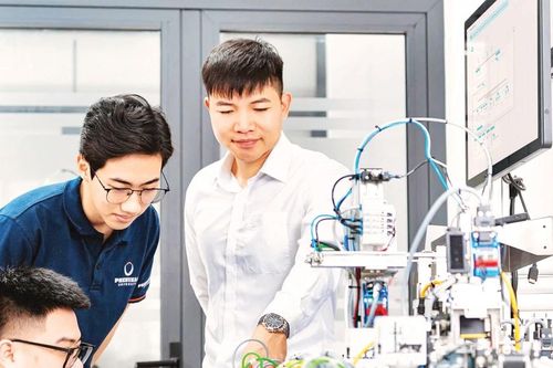 Xây dựng nguồn nhân lực khoa học, công nghệ xứng tầm