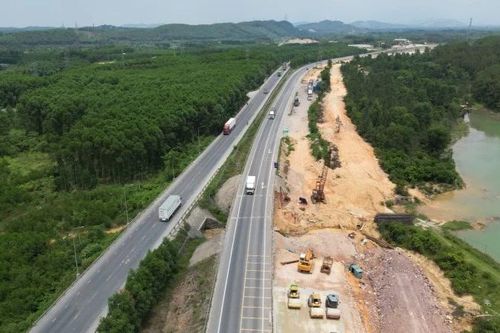 Cục Đường bộ chưa có ý kiến về đề xuất dừng khai thác đêm cao tốc Cam Lộ-La Sơn