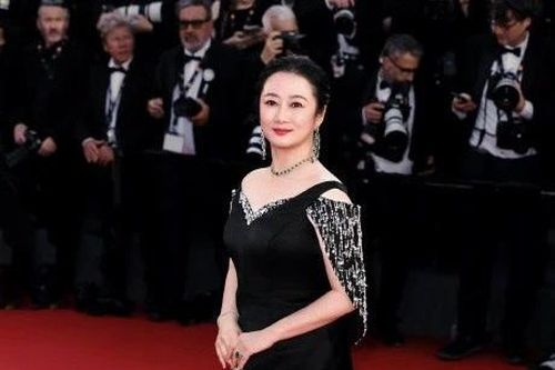 Nàng thơ U50 của điện ảnh Trung Quốc' Triệu Đào làm lu mờ nhiều 'ngôi sao hạng A' tại 'Cannes
