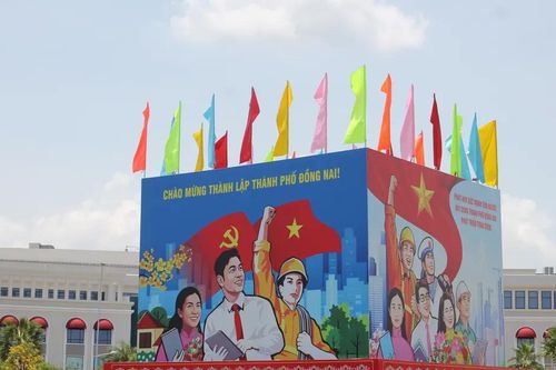 Đồng Nai rộn ràng trước giờ công bố Nghị quyết thành lập thành phố
