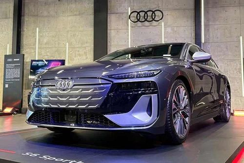 Cận cảnh Audi S6 Sportback e-Tron 'bằng xương bằng thịt' tại Việt Nam