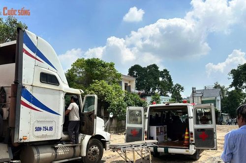 Đau lòng phát hiện Bác tài 70 tuổi tử vong trong cabin container