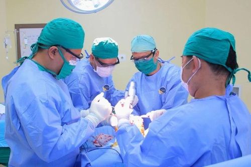Khớp gối 'đóng băng', đau như cực hình vì thoái hóa