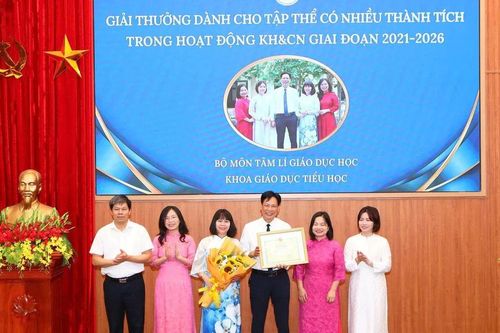 Trường ĐH Sư phạm Hà Nội trao Giải thưởng Khoa học và Công nghệ