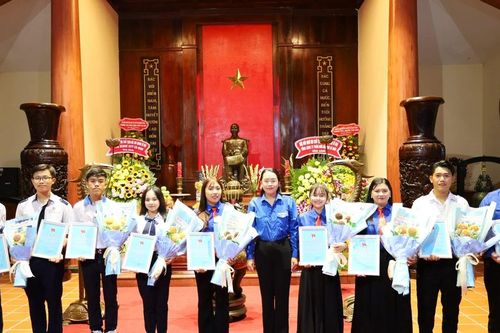 Nhiều HSSV ở Cà Mau được tuyên dương 'Thanh niên tiên tiến làm theo lời Bác'