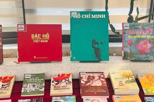 Giới thiệu hơn 300 tài liệu tại trưng bày chuyên đề 'Hồ Chí Minh - Hành trình vì độc lập, tự do của dân tộc'