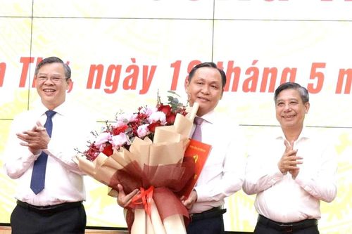 Công bố quyết định của Thủ tướng phê chuẩn Phó Chủ tịch UBND TP. Cần Thơ