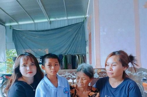 'Cánh én hồng' và hành trình thiện nguyện