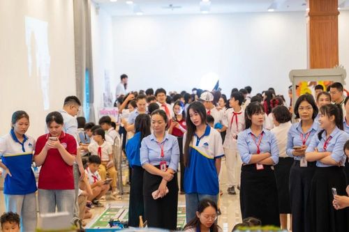 Hàng trăm học sinh Quảng Ninh tham gia Ngày hội STEM HALOU 2026