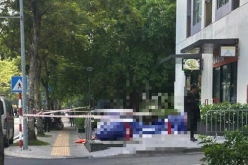 Phát hiện thanh niên 18 tuổi tử vong nghi rơi lầu chung cư ở TPHCM