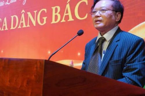 Xúc động đêm nghệ thuật 'Lời ca dâng Bác' giữa lòng Hà Nội