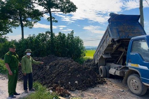 Kịp thời ngăn chặn hành vi đổ chất thải trái phép tại xã Mỹ Đức