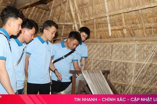 Xúc động những kỷ vật về Bác Hồ tại quê hương của Người