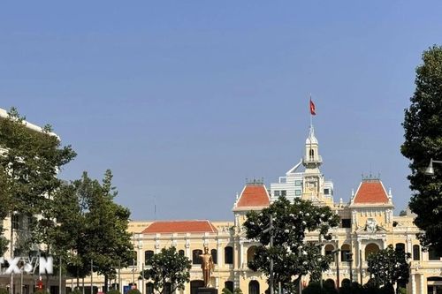 Phát động đợt thi đua đặc biệt 'Tự hào 50 năm - Đổi mới và phát triển'