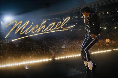 'Vua nhạc Pop' Michael Jackson trở lại vị trí dẫn đầu