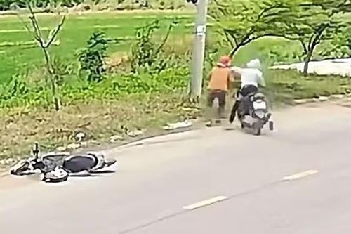 Bắt đối tượng cướp dây chuyền vàng rồi lên xe khách bỏ trốn