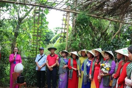 Về thăm quê hương Bác Hồ lần nào cũng bồi hồi, xúc động