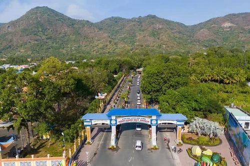 Đề xuất quy hoạch 'nóc nhà miền Tây' tương tự núi Nga Mi ở Trung Quốc