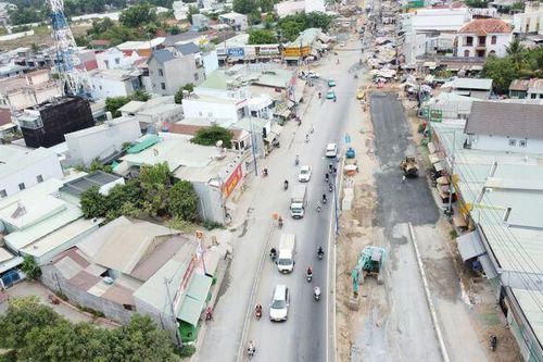 Cận cảnh cầu Tăng Long thi công chậm tiến độ, công trường ngổn ngang