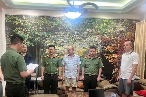 Bắt đối tượng vận chuyển trái phép gần 90 tấn nguyên liệu liên quan chất phóng xạ