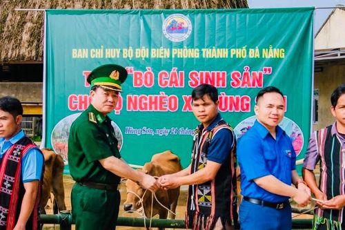 Đồng hành với nhân dân