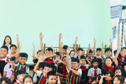 Tuyên truyền pháp luật về quyền trẻ em cho học sinh đồng bào Cơ Tu