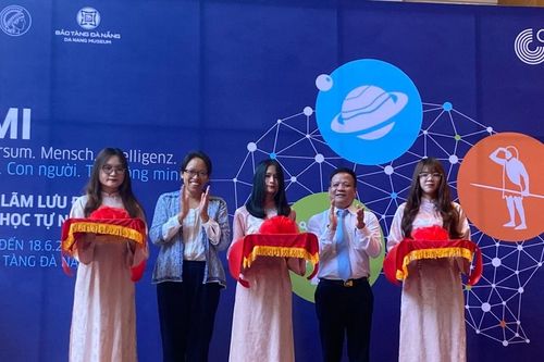 Khai mạc triển lãm khoa học tại Bảo tàng Đà Nẵng