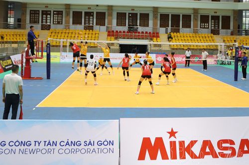 Đội nữ Đắk Lắk giành chiến thắng sau 5 set kịch tính