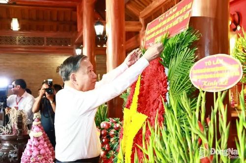 Tổng Bí thư, Chủ tịch nước Tô Lâm dâng hương tại Nhà thờ Bác Hồ trong khuôn viên Thành ủy Đồng Nai