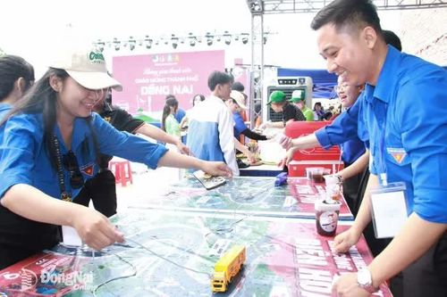 Sôi nổi không gian thanh niên chào mừng thành lập thành phố Đồng Nai