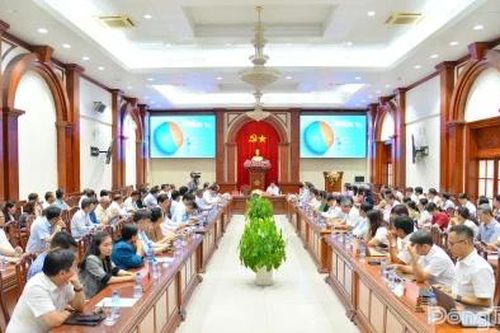 Đồng Tháp: Bàn giải pháp xây dựng mô hình tăng trưởng mới