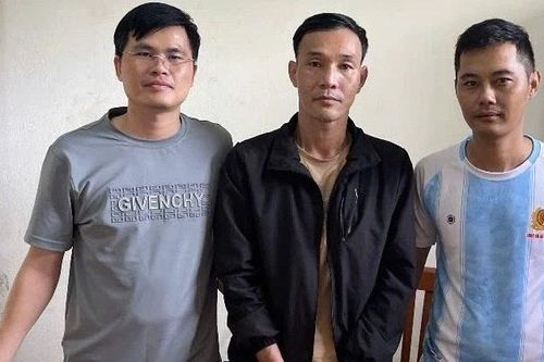 Bắt đối tượng dùng dao lam rạch túi để trộm tài sản trên xe khách