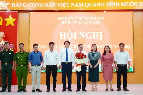 Đảng ủy xã Cam Lâm thông báo quyết định về công tác cán bộ