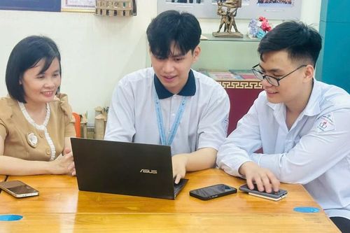 Những đại sứ trẻ đam mê công nghệ
