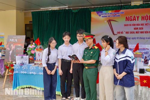 Những 'người kể chuyện lịch sử' góp phần bảo vệ nền tảng tư tưởng của Đảng