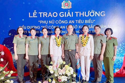 6 cán bộ nữ Công an Tuyên Quang được Hội Phụ nữ Bộ Công an khen thưởng, biểu dương