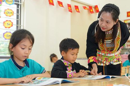 Khảo sát nhu cầu dạy tiếng Việt cho học sinh lớp 1 vùng dân tộc thiểu số