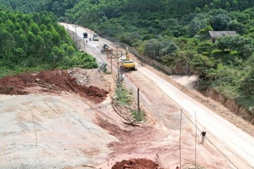 Gấp rút thi công tuyến đường kết nối Quảng Ninh - Bắc Ninh