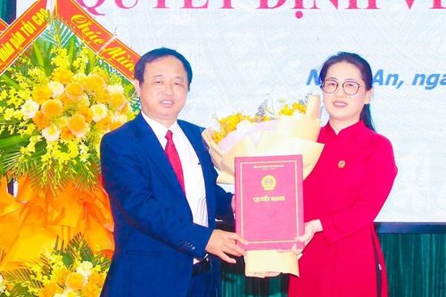 Bổ nhiệm bà Phan Thị Nguyệt Thu giữ chức Chánh án Tòa án nhân dân tỉnh Nghệ An
